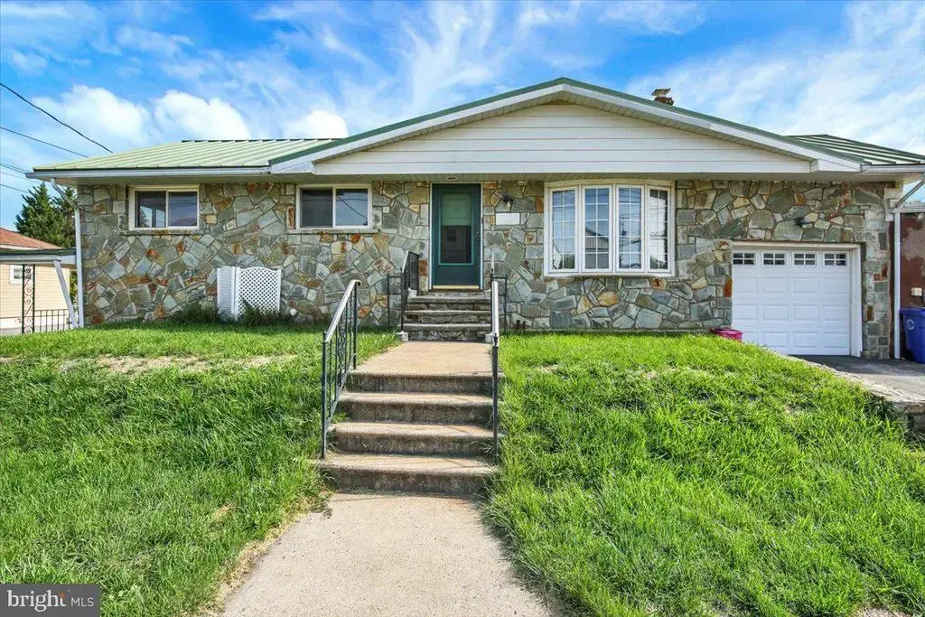 1601 Elizabeth Ave, READING