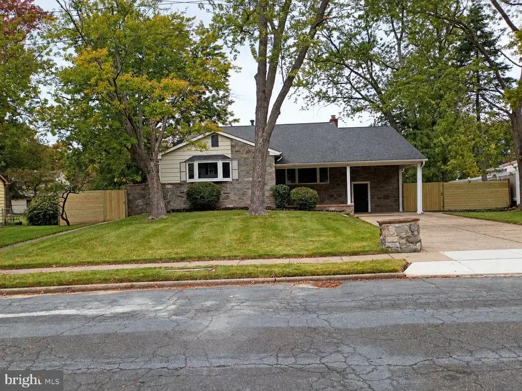409 Junewood Dr, CHERRY HILL