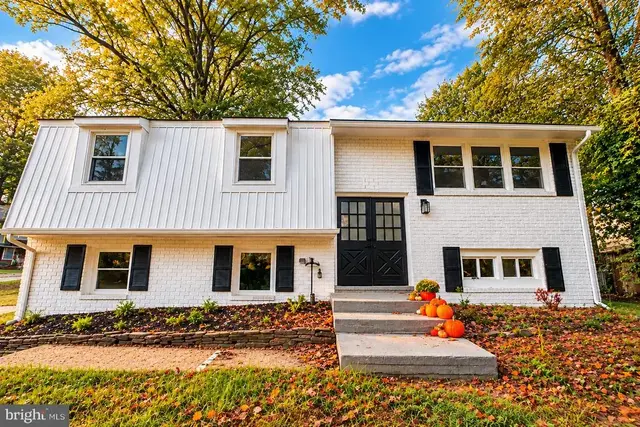 994 Hillendale Dr, Annapolis