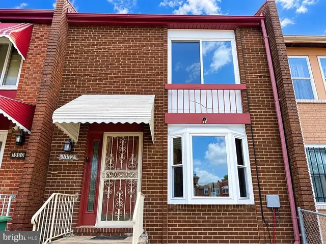1002 Barnaby Ter Se, Washington