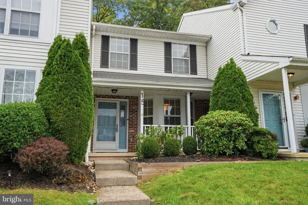15 Fair Oaks Ct, NEWTOWN