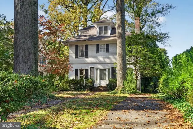 5908 Cedar Pkwy, Chevy Chase