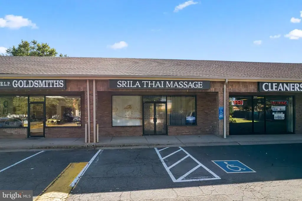 2972 Chain Bridge Rd #c, OAKTON
