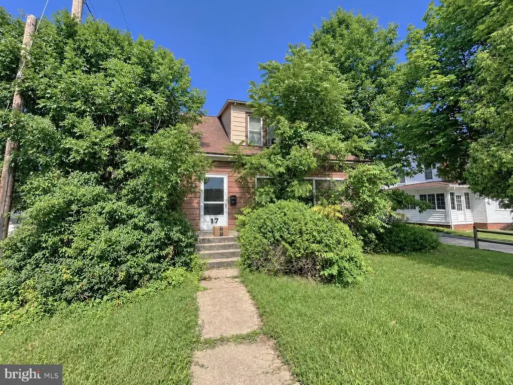 17 Whiteland Ave, DOWNINGTOWN