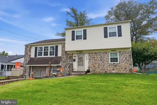 108 Hogeland Rd, Southampton