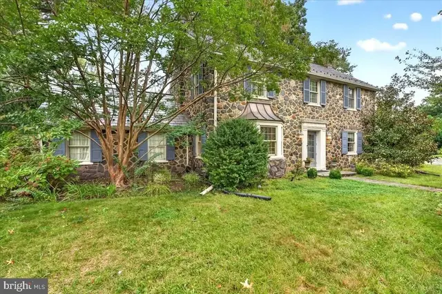 401 Hawthorne Dr, Wilmington