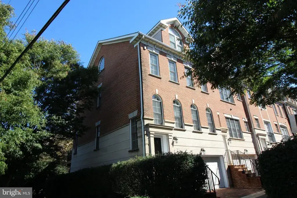 8517 Halston Way, BETHESDA