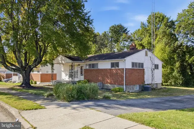 8822 Spring Rd, Parkville