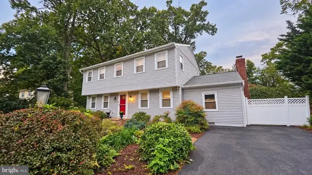 6214 Oak Hill Dr, Sykesville