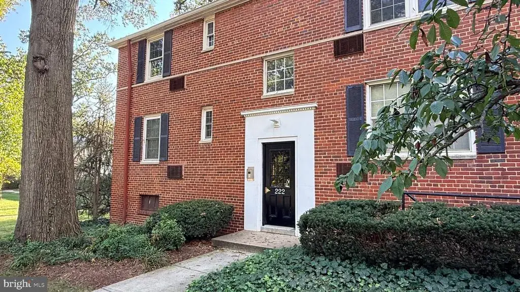 222 N George Mason Dr #222-2, ARLINGTON