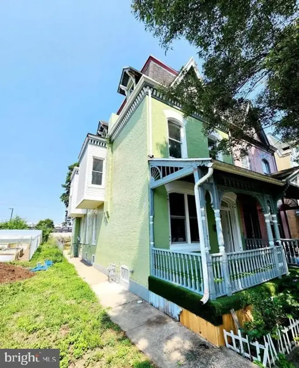 630 N Front St, READING