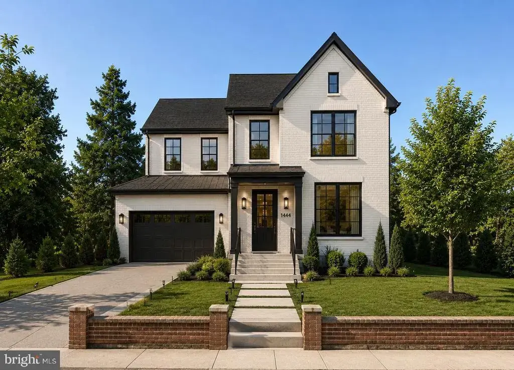 1444 Newton St Ne, WASHINGTON