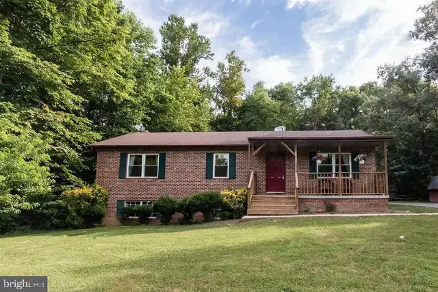 37022 W Spicer Dr, Mechanicsville