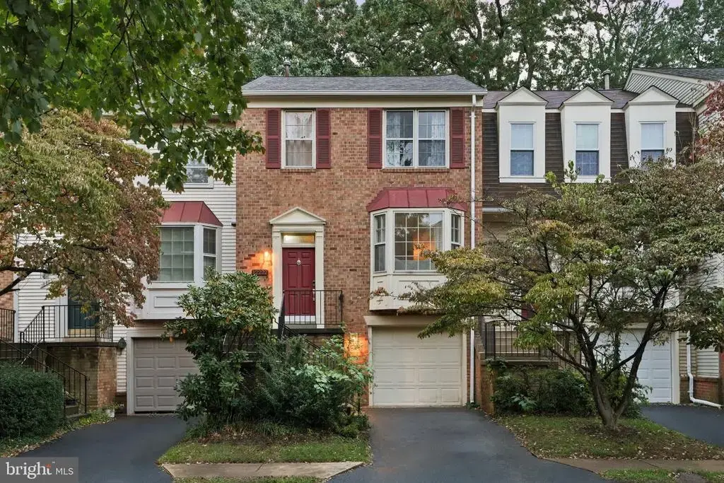 12222 Apple Orchard Ct, FAIRFAX