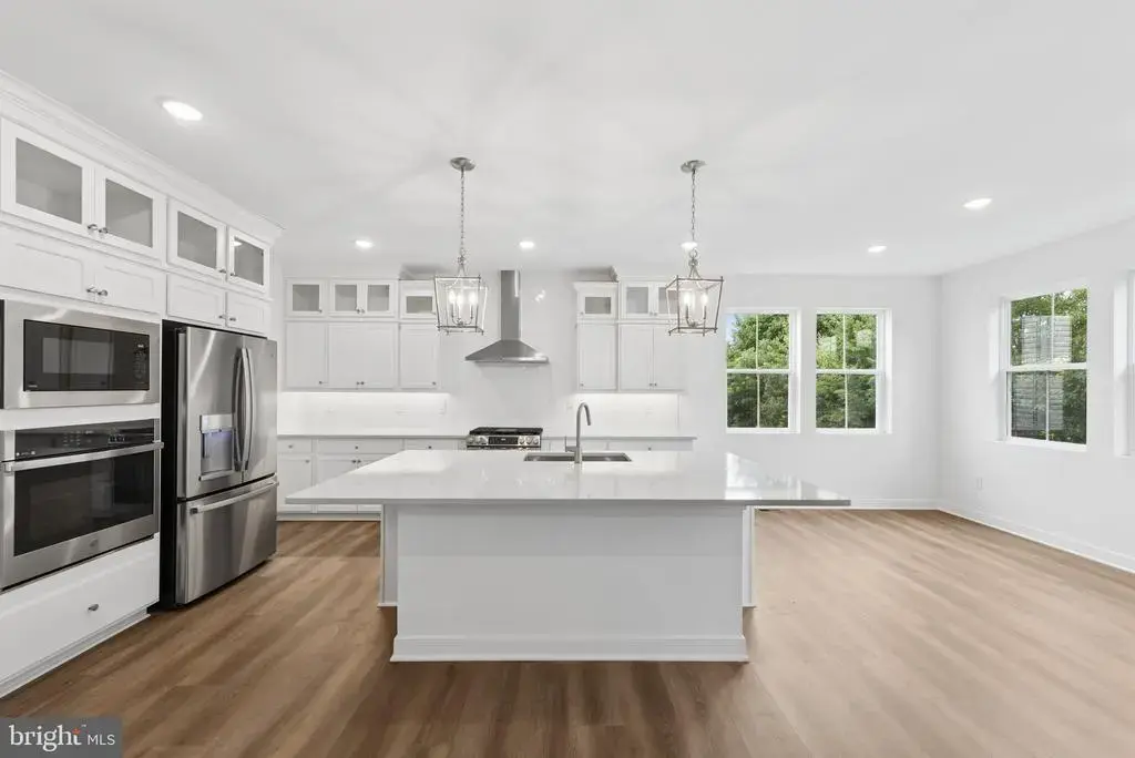 Residential for sale in MAGNOLIA DE at 535 Kitty Hawk Way