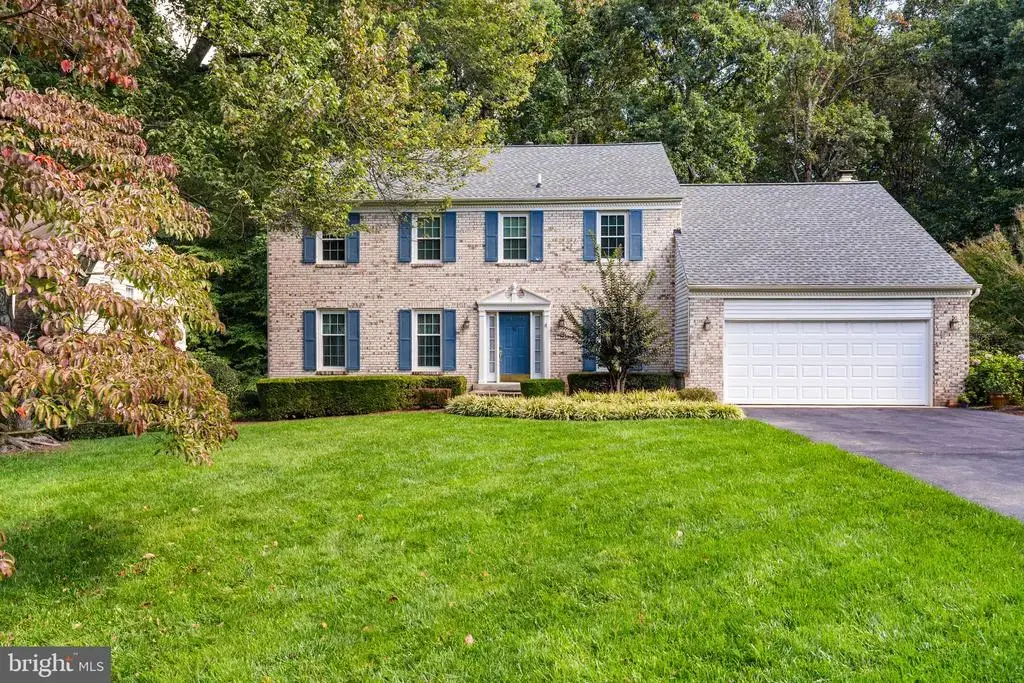 9327 Hobart Ct, FAIRFAX