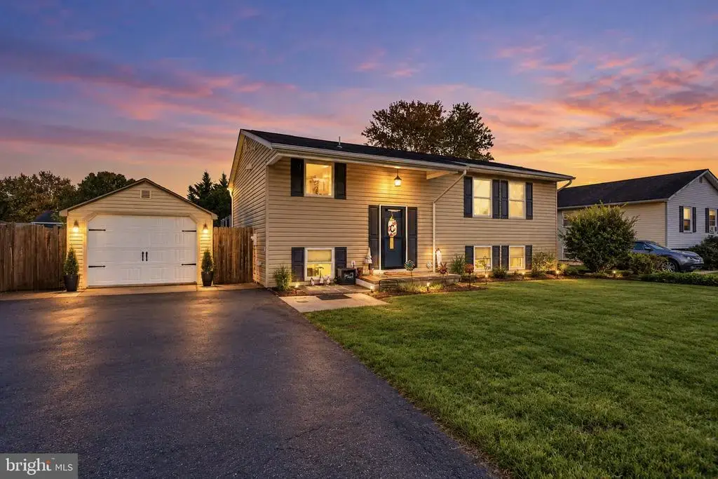 Residential for sale in NEWARK DE at 806 Broadfield Dr