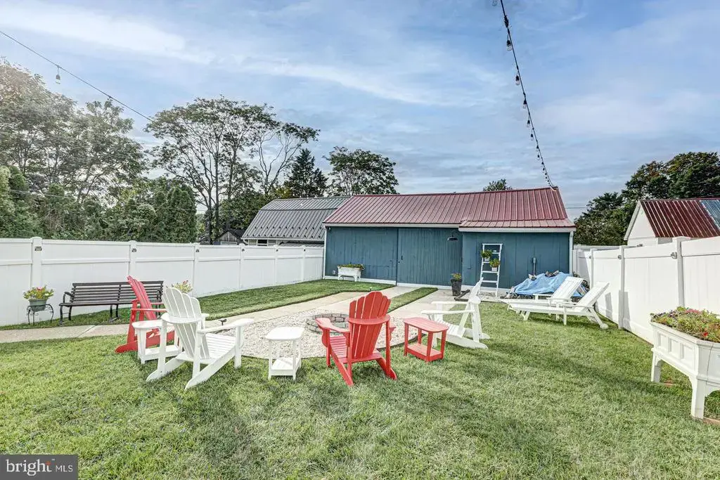Residential for sale in SMYRNA DE at 304 W Commerce St