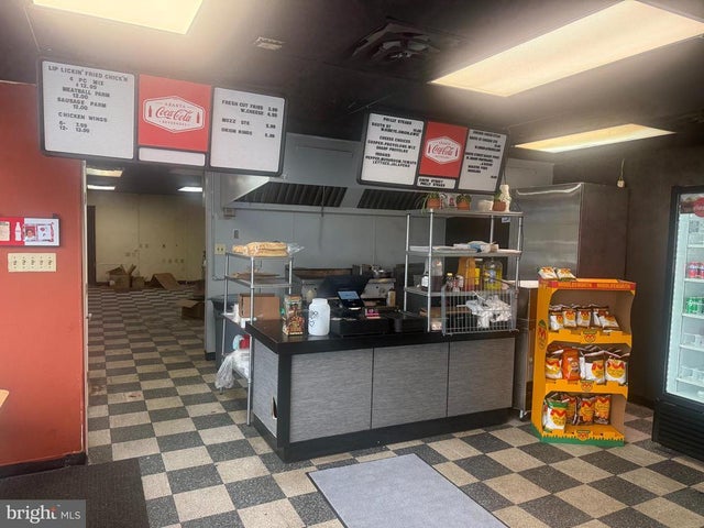 610 E Simpson St, Mechanicsburg