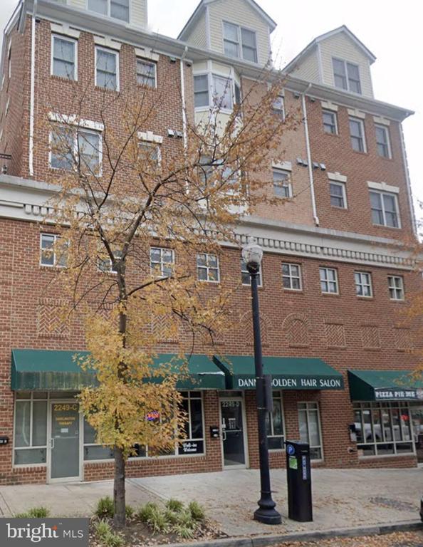 2249 Shirlington Rd, Arlington