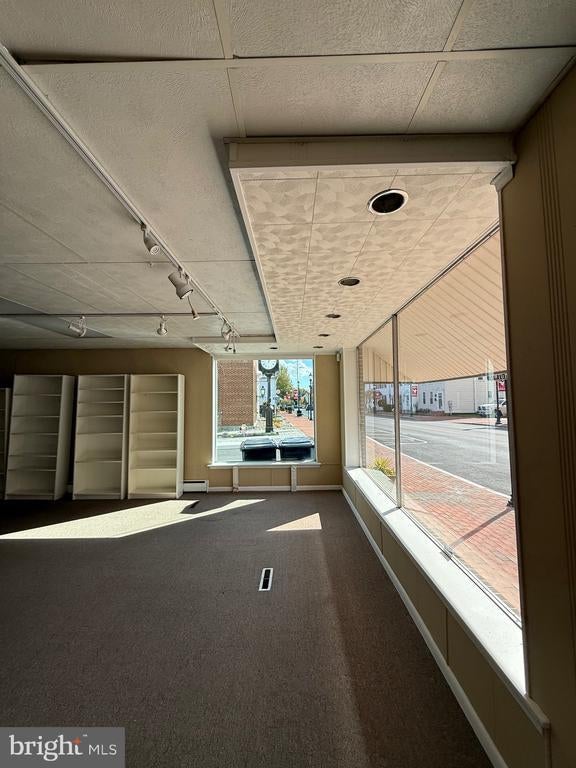 16 S Main St, Smyrna