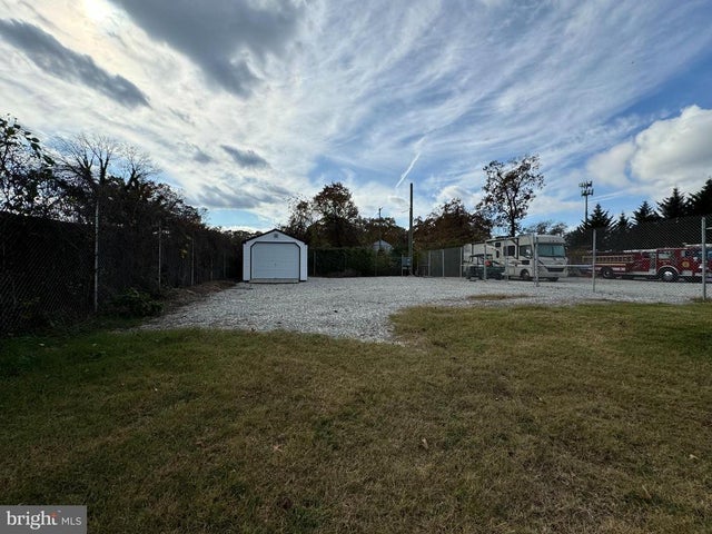 8264 Waterford Rd, Pasadena