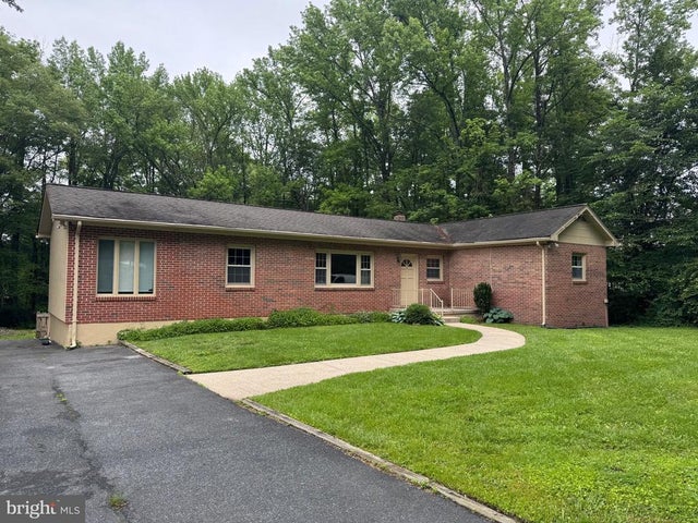 15 Bowleys Quarters Rd, Middle River