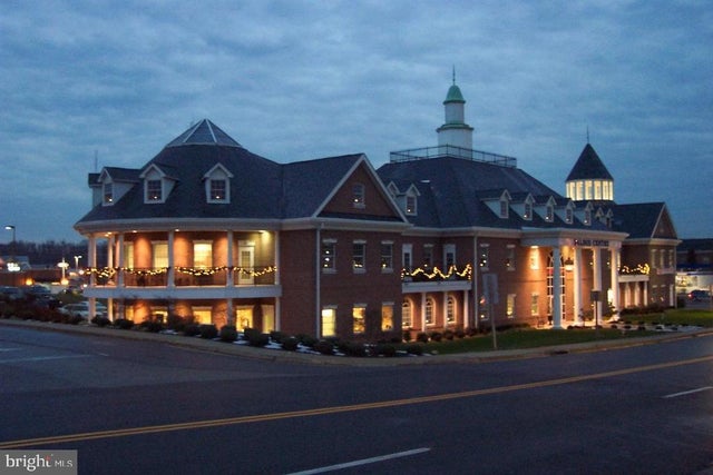 101 Charles St #208, La Plata