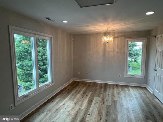 205 E Ridgeville Blvd, Mount Airy