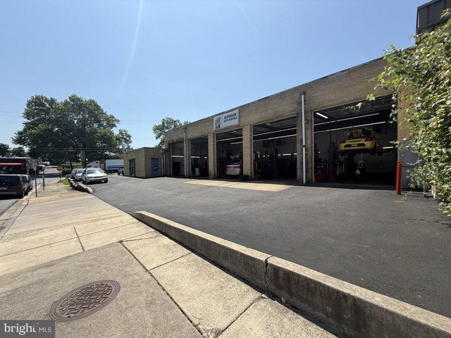 12298 Wilkins Ave, Rockville