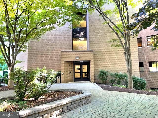 3202 Tower Oaks Blvd #180, Rockville