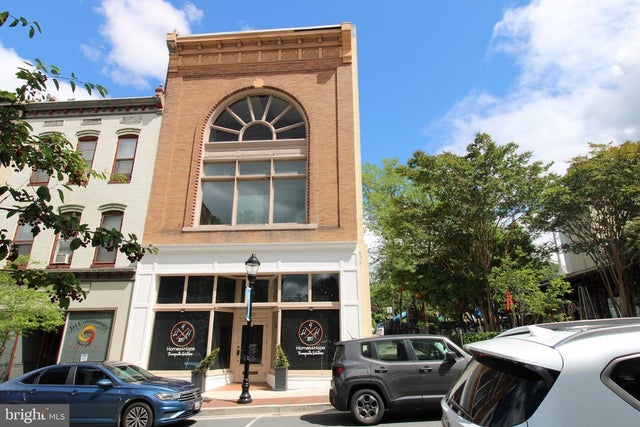 229 W Main St, Salisbury