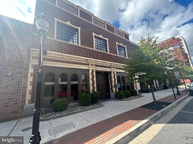 212 E Main St, Salisbury