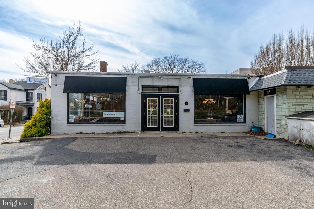 99 S Main St, LAMBERTVILLE