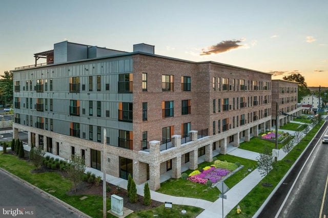 144 N Main St, Dublin