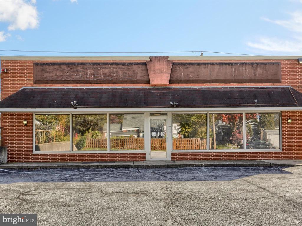 1901 State St, CAMP HILL