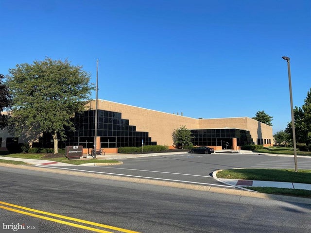 1827 Freedom Rd #s102, Lancaster