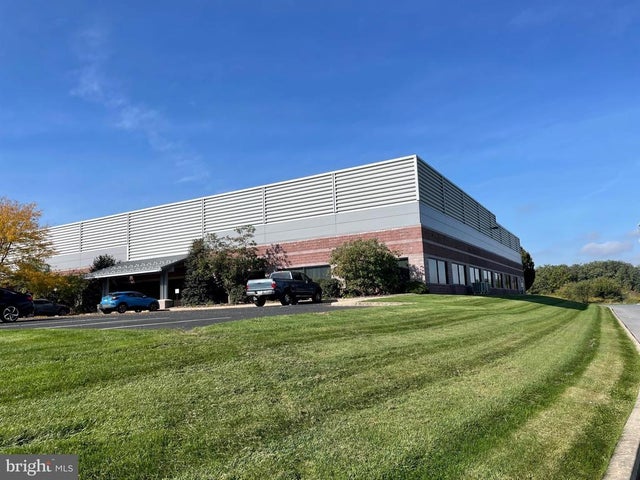 1260 Corporate Blvd, Lancaster