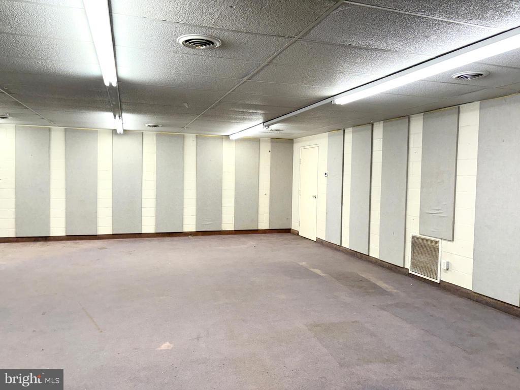 440 E Roseville Road #lower Level, LANCASTER