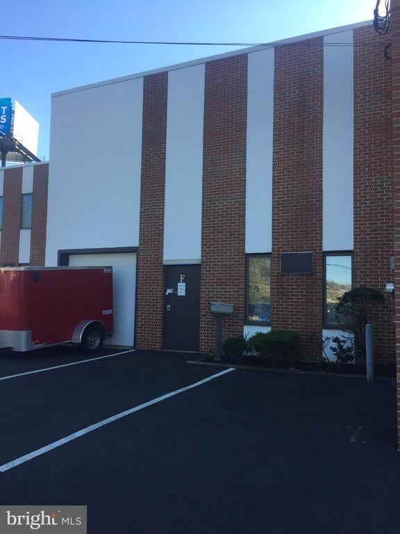 1458 County Line Rd #f, Huntingdon Valley