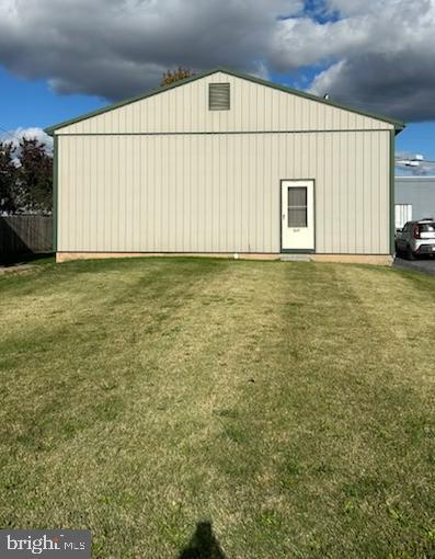 217 S Main St, Lewistown