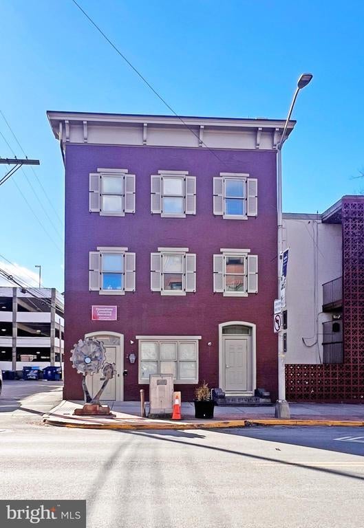 128 N George St, York