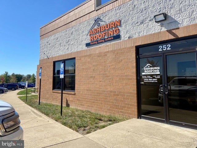 252 Airport Rd, Winchester