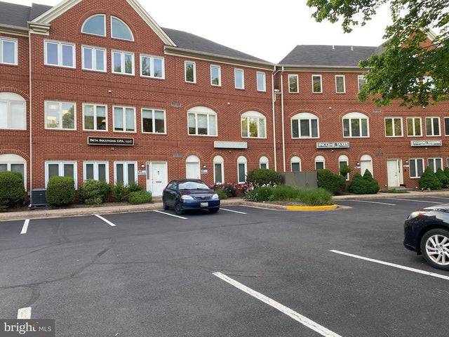 299 Herndon Pkwy #106, Herndon