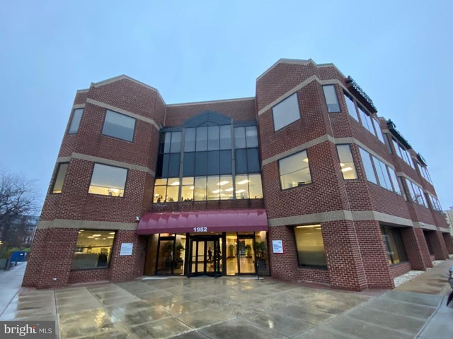 1952 Gallows Rd #206, Vienna