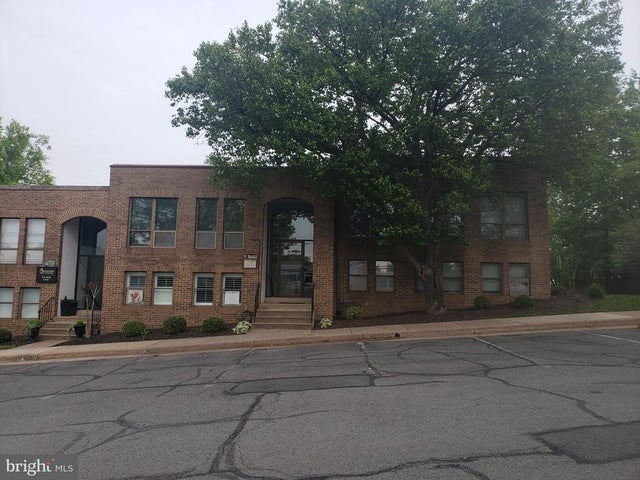 7657 Leesburg, Falls Church