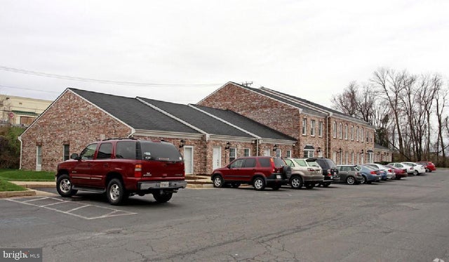 5719 Centre Square Dr #10, Centreville