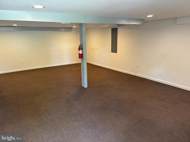 5400-4000 Oakwood Rd, Alexandria