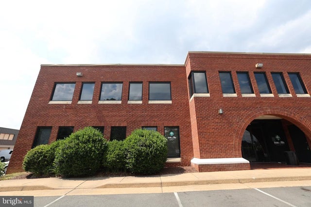 1319 Shepard Dr #200, Sterling