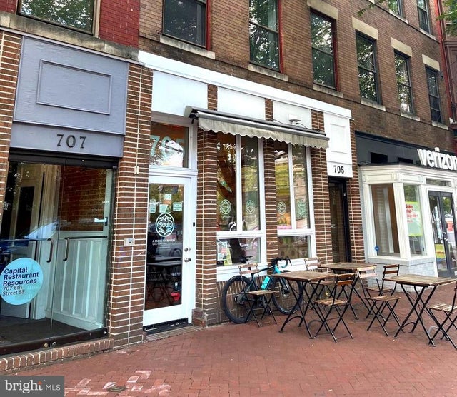 705 8th St Se, Washington